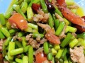 肉末蒜苔粒的家常美味（家庭厨房里的经典美食）