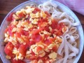 味美又营养的家常菜——西红柿鸡蛋打卤面（手把手教你制作美味可口的西红柿鸡蛋打卤面）