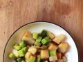 好吃又健康的腌青萝卜（自制腌青萝卜的简单步骤与营养价值）