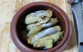 美味可口的盐巴海蛏（盐焗海蛏的做法及食用技巧）