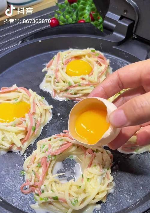 用特味土豆丝制作美味饼（以脆皮酥香的土豆丝饼为例，教你制作）-第1张图片-美味行家