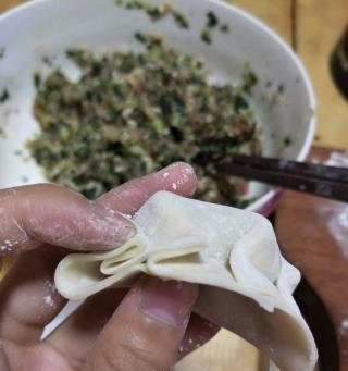 香喷喷的鲜肉青菜大包（如何制作口感绝佳的鲜肉青菜大包，惊艳你的味蕾）-第1张图片-美味行家