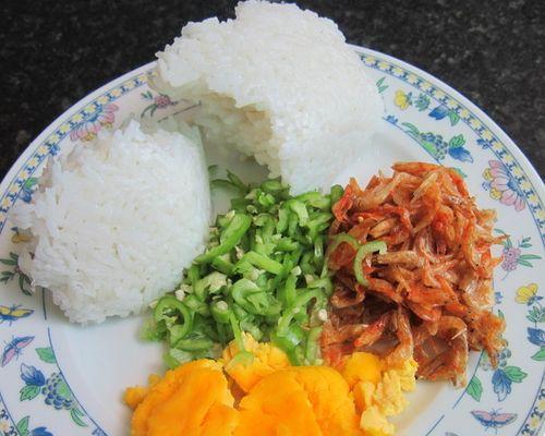 蟹子虾米蛋炒饭的制作方法（美味可口的家常炒饭，用优质材料制作）-第3张图片-美味行家