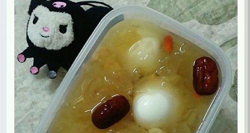 细品雪耳鸡旦糖水（营养美味的甜品，以鸡旦和雪耳为主要原料）-第2张图片-美味行家