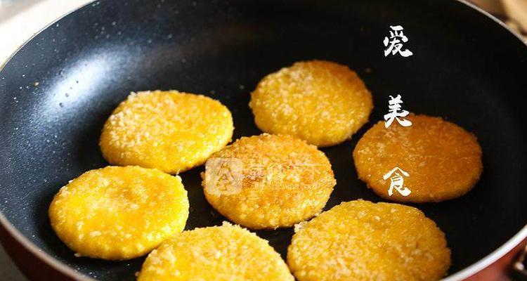 香煎南瓜饼的制作方法（以新鲜南瓜为原料，制作香甜美味的南瓜饼）-第1张图片-美味行家