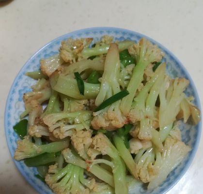 用有机花菜做出美味佳肴（以健康为主导，味蕾为辅助）-第3张图片-美味行家