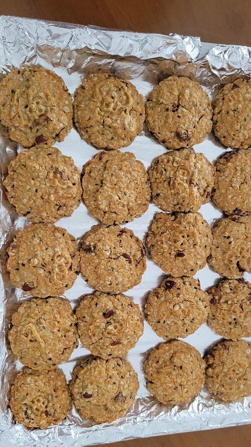 健康美味，自制燕麦黑芝麻饼干（掌握制作技巧，让饼干更加美味健康）-第1张图片-美味行家