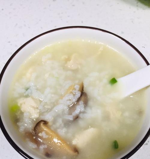 生滚滑鸡粥：营养美味的佳品-第2张图片-美味行家