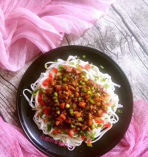 教你制作美味的酸豆角肉沫打卤面（打卤面的制作方法及酸豆角肉沫的烹饪技巧）-第3张图片-美味行家