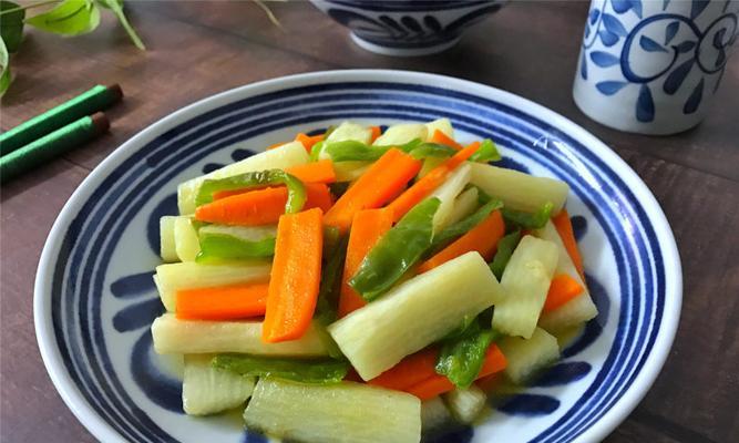 三色山药的美味做法（营养丰富，色香味俱佳的三色山药，让你轻松做出美食佳品）-第2张图片-美味行家