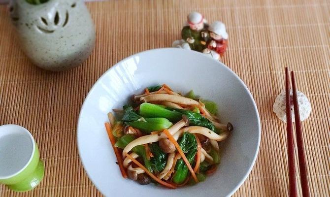 美食探秘——蟹味菇扒油菜（一道健康美味的素菜佳肴，轻松烹饪让你随时享受清爽美味）-第3张图片-美味行家