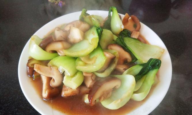 美食探秘——蟹味菇扒油菜（一道健康美味的素菜佳肴，轻松烹饪让你随时享受清爽美味）-第2张图片-美味行家