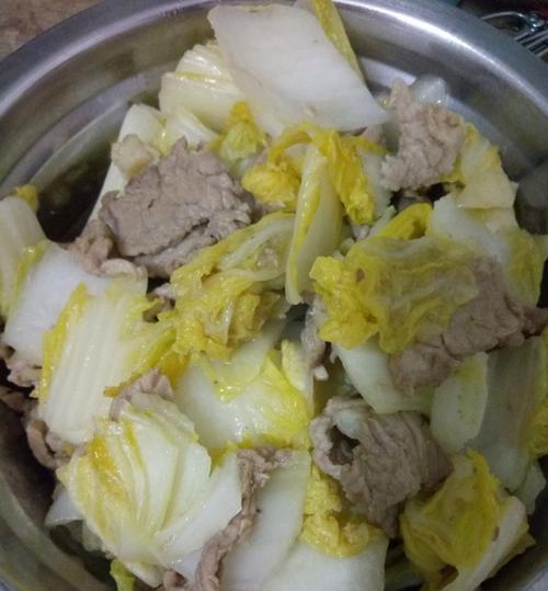 娃娃菜炒牛肉丝，营养美味又简单（以娃娃菜为主打，搭配优质牛肉，健康餐桌必备）-第1张图片-美味行家