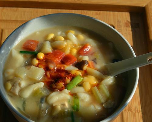 以什锦麻食，美味不止一种口感（以麻为主食的多元化美食，打破口感局限，拥抱不同尝试）-第1张图片-美味行家