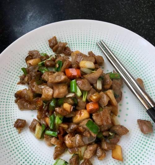 享受美味生活，学做小炒牛肉粒（快手菜谱教你如何炒出嫩滑牛肉，只需1个）-第2张图片-美味行家