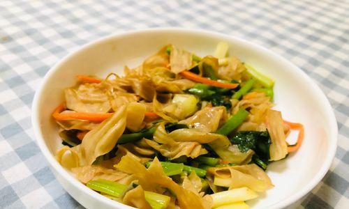 三丝炒豆腐皮（健康美味，家常快手菜）-第3张图片-美味行家