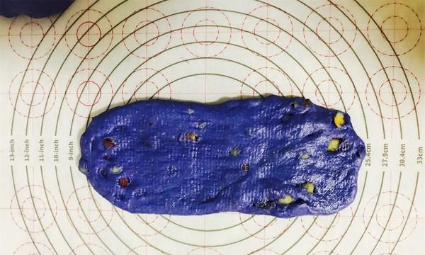 星空面包制作全攻略（如何制作美味又好看的星空面包）-第3张图片-美味行家