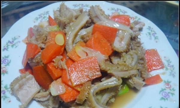 以香格里拉牛肚烹制美食（领略美食文化、传统手艺与美味佳肴）-第1张图片-美味行家