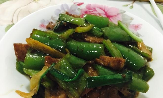 美味又简单，尖椒土豆丝炒法大揭秘！（轻松做菜，宴客神器，尖椒土豆丝炒法教程）-第2张图片-美味行家