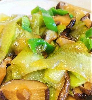 教你一招鲜香美味的香菇炒冬瓜片（用冬瓜抓住香菇的味道，做出健康美食）-第2张图片-美味行家