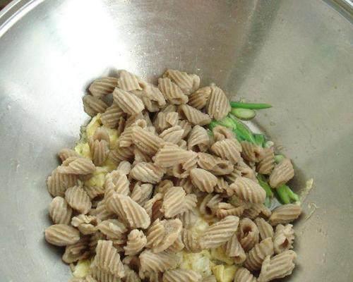 莜面顿儿顿儿，味道美味又营养（传承满族美食文化，让你一吃难忘）-第3张图片-美味行家