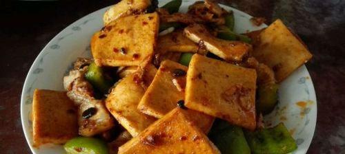 美味又营养，小炒千页豆腐的制作方法（一道简单易学的家常美食，让你回味无穷）-第1张图片-美味行家
