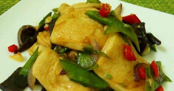 美味又营养，小炒千页豆腐的制作方法（一道简单易学的家常美食，让你回味无穷）-第3张图片-美味行家