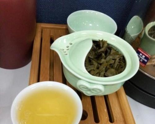 自制铁观音奶茶（手把手教你如何制作美味的铁观音奶茶）-第3张图片-美味行家