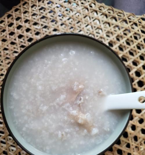 小鲍鱼芋头粥的制作方法（口感鲜美，营养丰富，让你一次爱上的美食）-第2张图片-美味行家