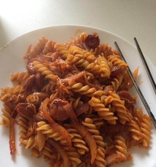 如何制作美味的意大利通心粉（以简单易学的方式，让你轻松掌握通心粉的制作技巧）-第1张图片-美味行家