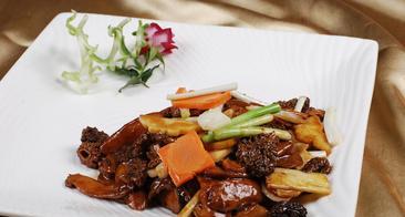 小炒松茸牛肉的制作方法（营养丰富的美味佳肴，健康生活的首选）-第1张图片-美味行家