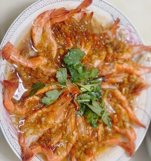 锡纸蒜蓉鲜虾金针菇火腿烤制方法（一道美味健康的家常佳肴）-第1张图片-美味行家