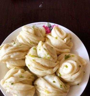 烧烤味花卷的制作方法（用烤箱让家里变成烧烤摊，让花卷更美味）-第1张图片-美味行家