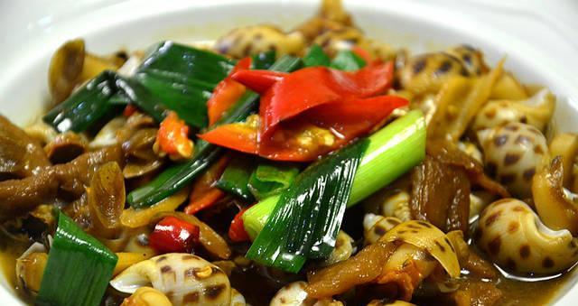沙茶炒螺肉的家常做法（口感鲜美，香气四溢的海鲜佳肴）-第3张图片-美味行家