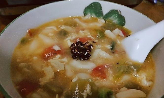 双色烩麻食，美味与艺术的完美结合（传统美食妙手制作，品尝不同的口感与颜色）-第2张图片-美味行家