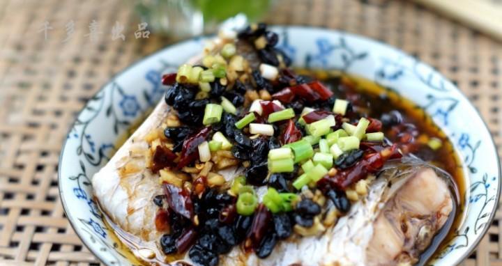 用香辣饱盐鱼烹制美食佳肴（传统佳肴的味道，体验五味俱全）-第2张图片-美味行家
