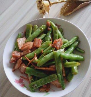 四季豆炒熟肉丁，味蕾大满足！（做法简单易学，美食体验一流）-第3张图片-美味行家