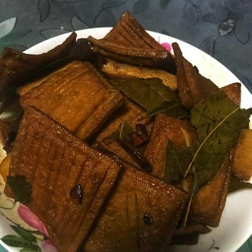 五香豆干的制作方法（家中自制美味的健康小食）-第2张图片-美味行家