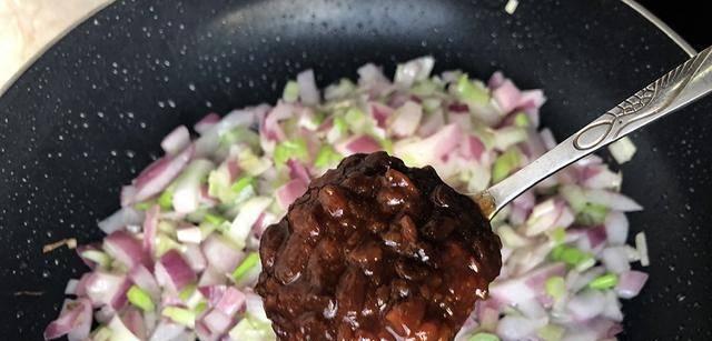 一锅俩菜之二辣椒鸡蛋酱-第2张图片-美味行家