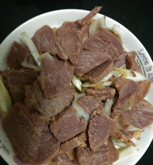 香酥牛肉，一道美食的艺术品（用香浓的调味料，让牛肉变得更加美味）-第3张图片-美味行家