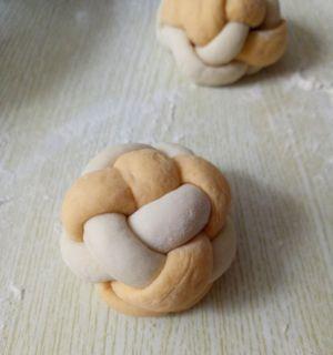 如何制作美味的绣球馒头（掌握两种不同的做法，制作口感独特的绣球馒头）-第2张图片-美味行家