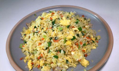 健康营养炒饭的美味做法（学习制作健康美味的营养炒饭）-第3张图片-美味行家