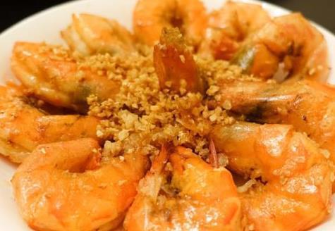 家常美食（土豆瓠子焖虾的制作步骤及食材搭配）-第3张图片-美味行家