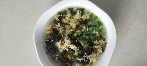 鲜美可口的紫菜丸子鸡蛋汤（健康美味，营养丰富，简单易做）-第2张图片-美味行家