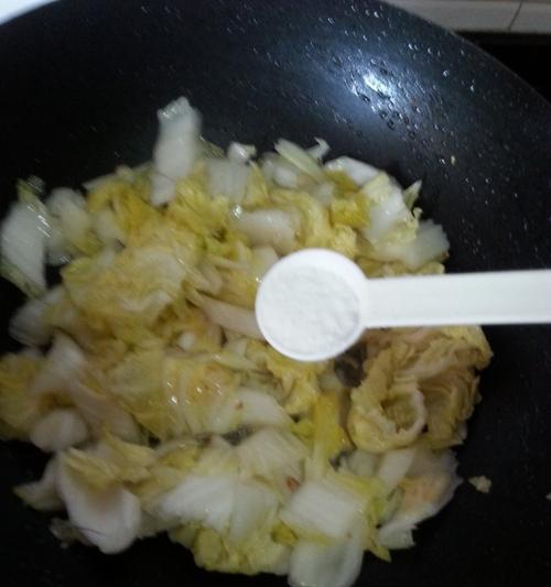 香干肉片娃娃菜的家常做法（健康美味，营养丰富的素食菜肴）-第2张图片-美味行家