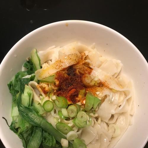 肉臊子油泼扯面的制作方法（家庭美食，轻松享受特色小吃）-第2张图片-美味行家