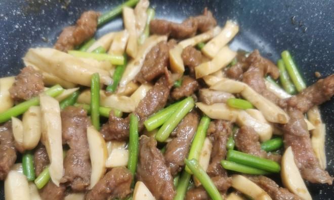 蒜台烧杏鲍菇——美味佳肴-第3张图片-美味行家