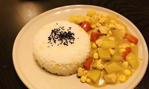 五彩娃娃咖喱盖饭，色香味俱佳的家常美食（丰富多彩的菜品搭配，让你在家也能享受正宗印度风味）-第2张图片-美味行家