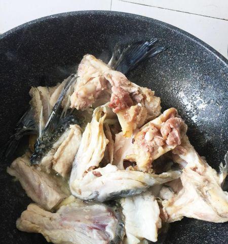 蒸鲩鱼尾的美味做法（香气四溢，肉质鲜嫩，鲩鱼尾的健康烹饪）-第3张图片-美味行家
