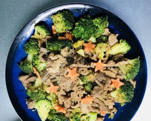 健康美味！尝试这道以西兰花炒牛肉的家常菜吧（简单易学，营养美味，以西兰花为主角的炒菜做法）-第3张图片-美味行家